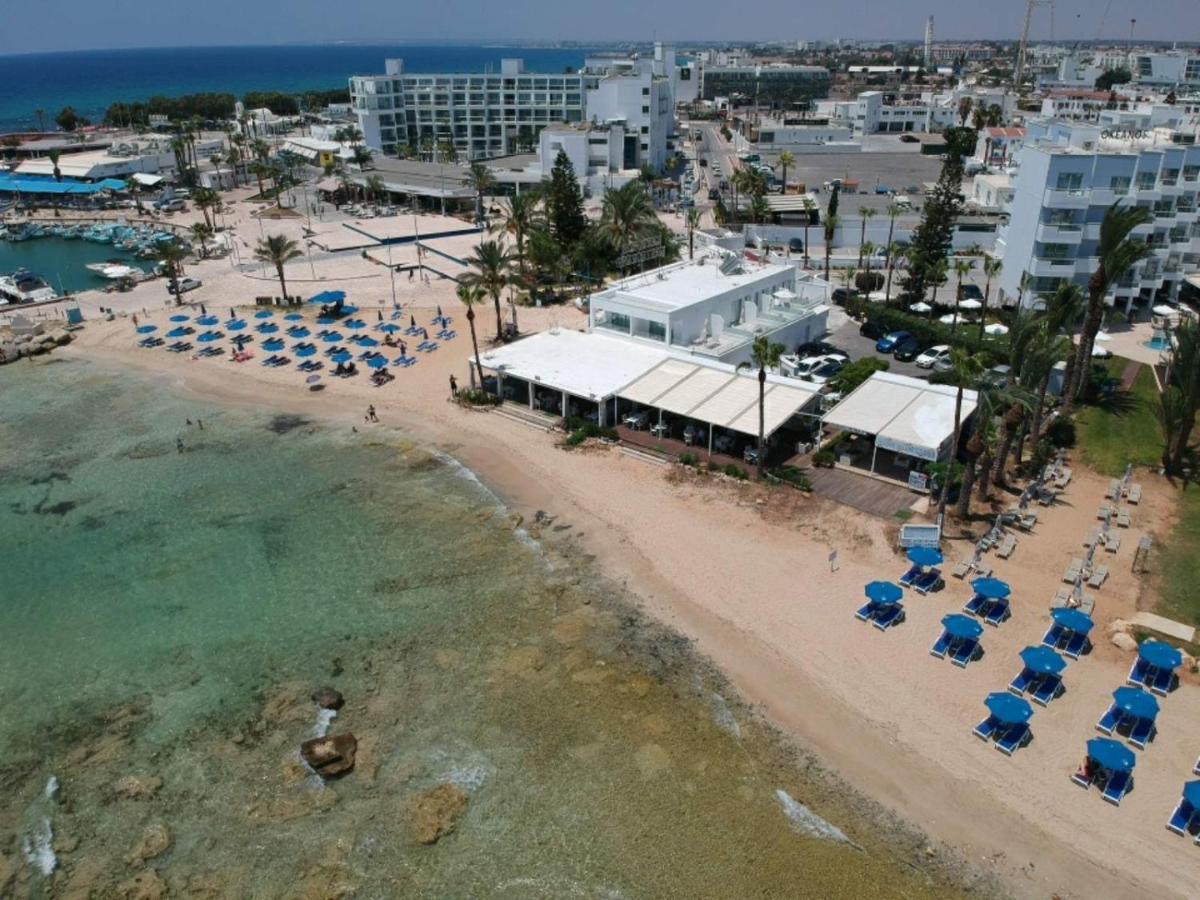 Karousos Beach Rooms アヤナパ エクステリア 写真